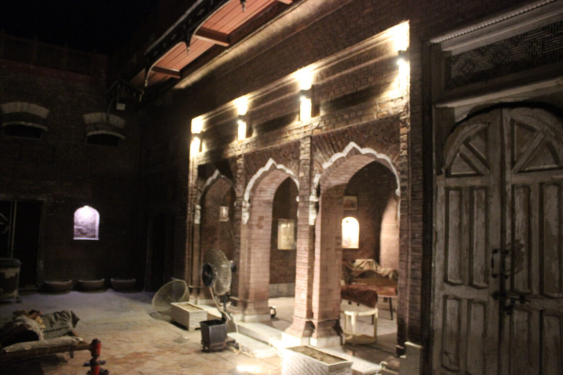 Evening lounge along the arcade